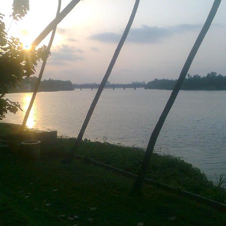 Lazy Gaze Hotel Ernakulam Esterno foto